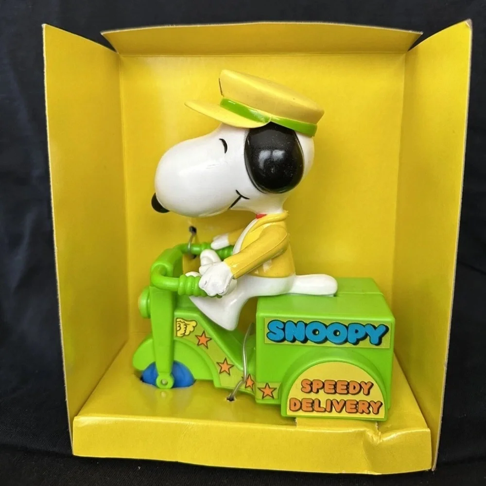 Vintage 1965 Aviva Hasbro Snoopy Speedy Delivery Motorized Scooter Opened Box